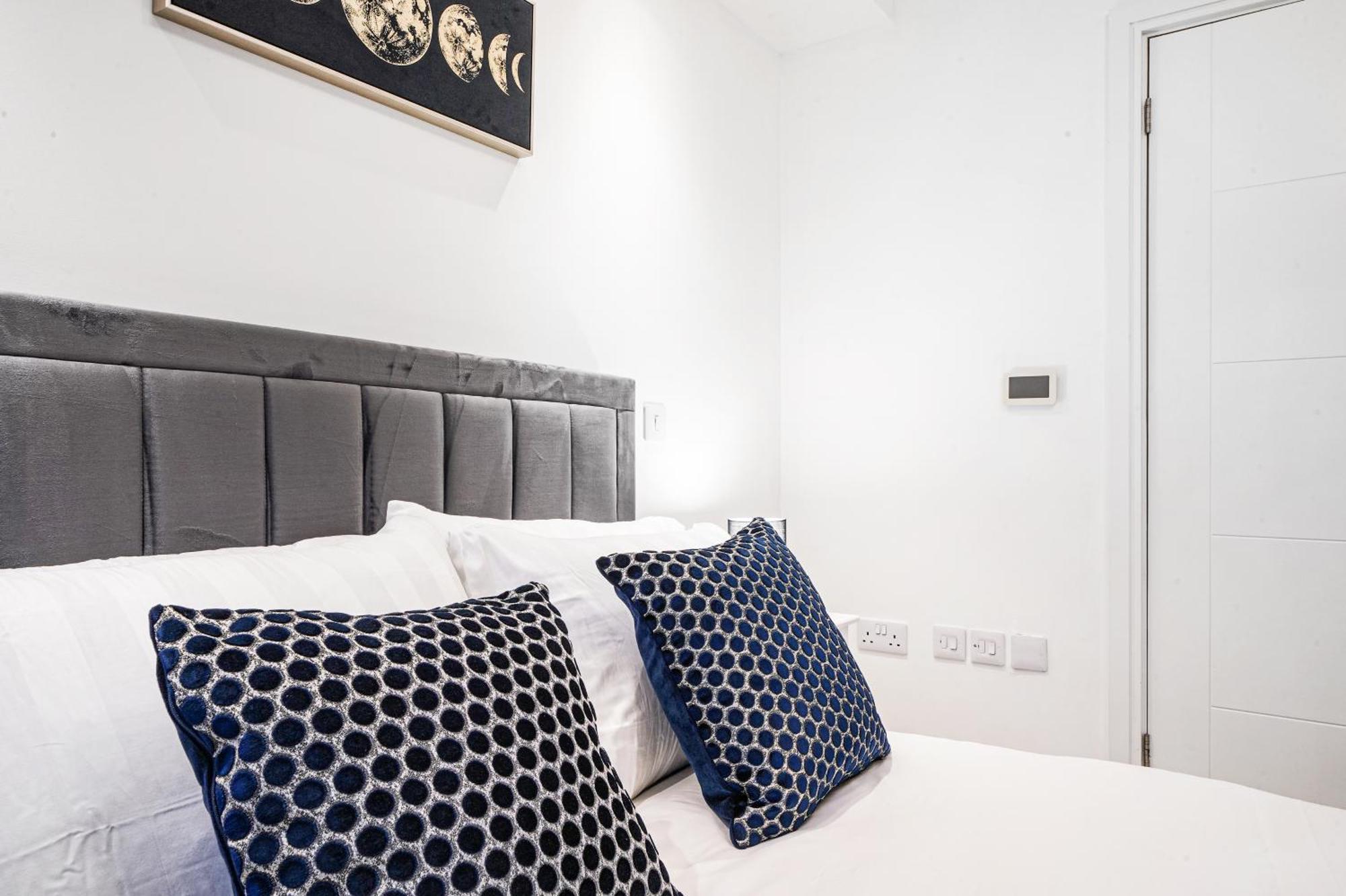 Luxury Apartment With Stunning Views On 10Th Floor エッジウェア エクステリア 写真