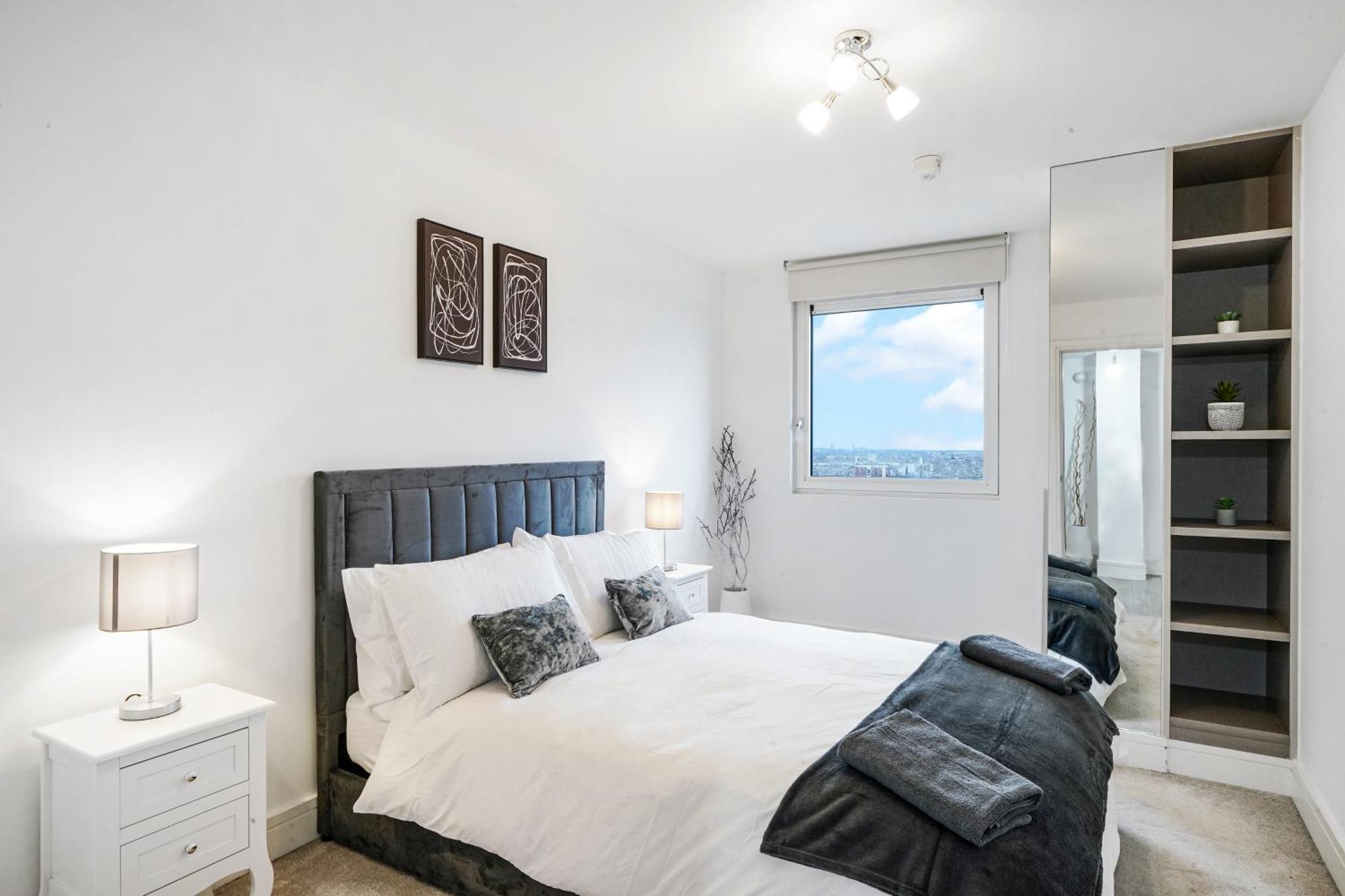 Luxury Apartment With Stunning Views On 10Th Floor エッジウェア エクステリア 写真