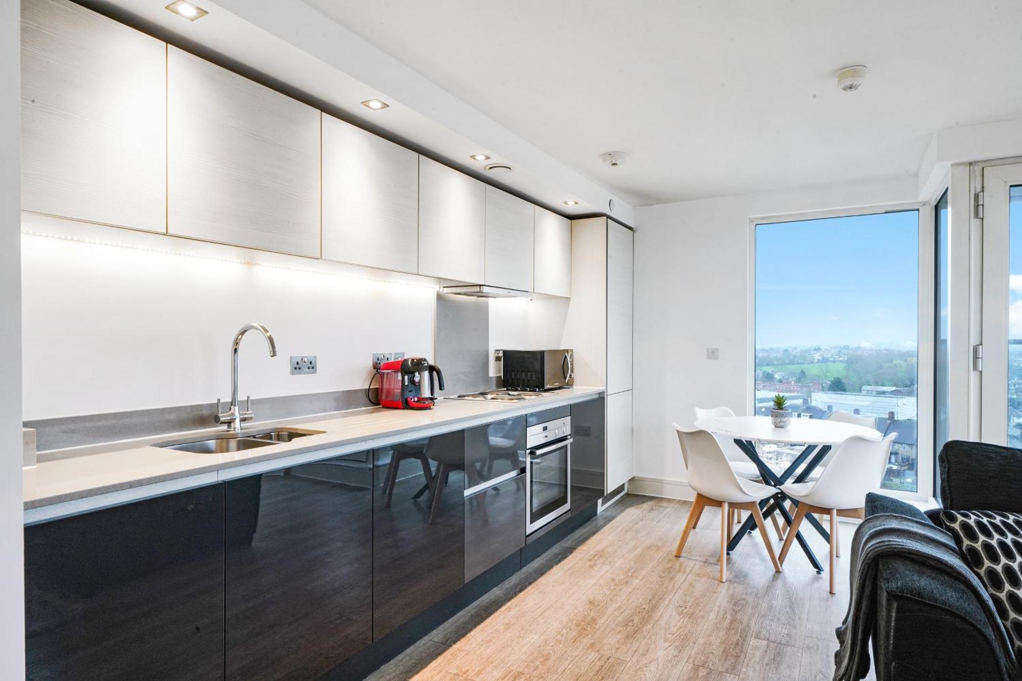 Luxury Apartment With Stunning Views On 10Th Floor エッジウェア エクステリア 写真
